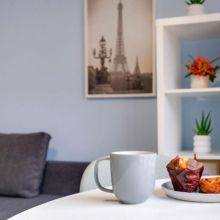 דירות Feltham Chic 1Br House In Hounslow - 12 Mins From Heathrow Airport מראה חיצוני תמונה